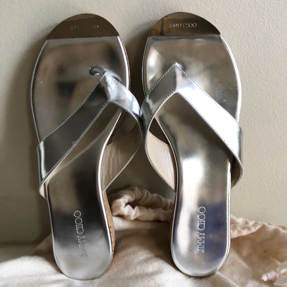 ❌SOLD❌ JIMMY CHOO Silver Mirrored Leather Thong Sandal - Picture 4 of 8